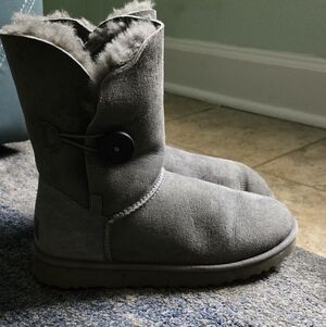 UGG Bailey Button 11 Women's Boots Grey Size 8